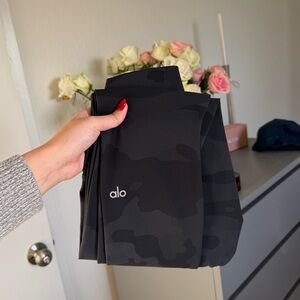Alo Black Camo Leggings